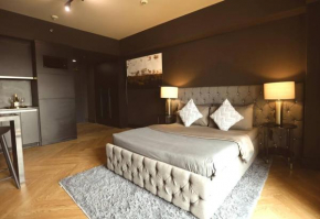 Italian Style Unit in Venice Luxury Residences
